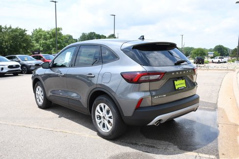 Used 2025 Ford Escape Active w/ Cold Weather Package image 4