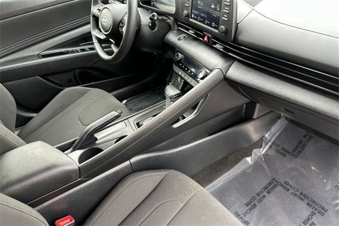Used 2025 Hyundai Elantra Sport image 16