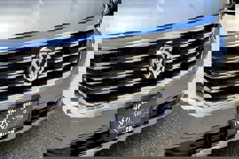 Certified 2021 Volkswagen Passat 2.0T SE w/ Luggage Net & Mats Package image 29