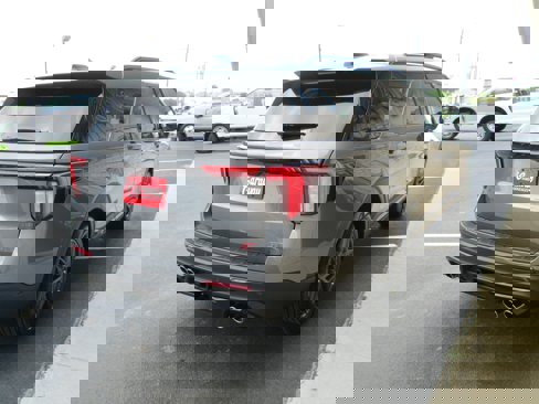 New 2025 Ford Explorer ST image 31