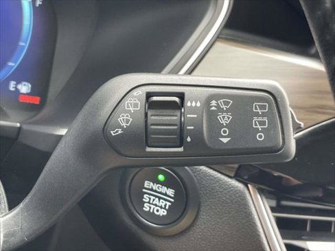 Used 2020 Ford Escape Titanium image 23