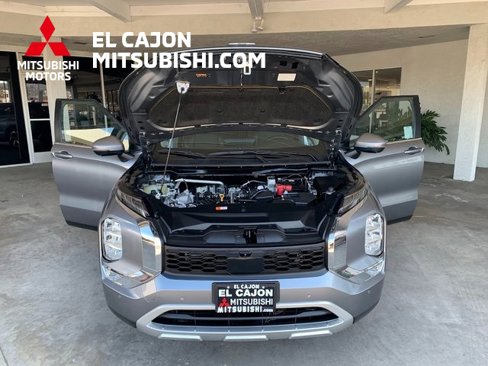 Used 2024 Mitsubishi Outlander SE image 26