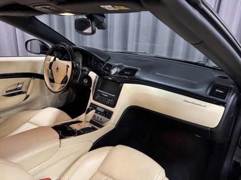 Used 2011 Maserati GranTurismo Convertible image 14