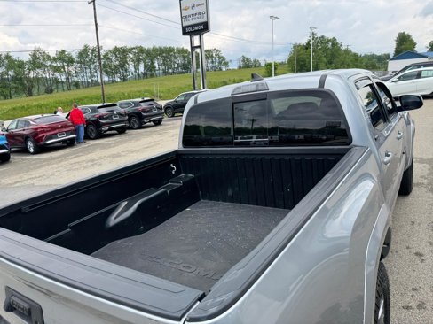 Used 2019 Toyota Tacoma SR image 11