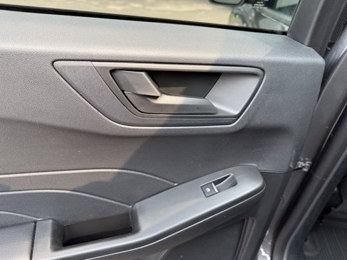 Certified 2022 Ford Escape SE w/ Cold Weather Package image 17