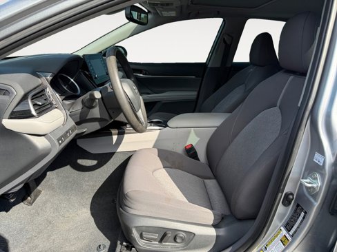 Used 2024 Toyota Camry LE w/ Convenience Package image 9