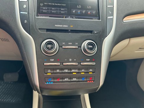 Used 2015 Lincoln MKC FWD w/ Equipment Group 102A Reserve image 19