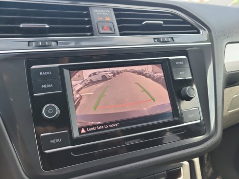 Used 2020 Volkswagen Tiguan S image 23