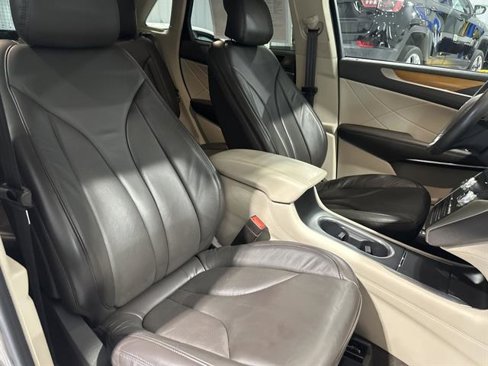 Used 2019 Lincoln MKC Select w/ Select Plus Package image 19