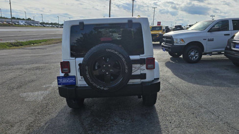 Used 2015 Jeep Wrangler Unlimited Sahara image 3