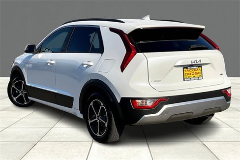Used 2024 Kia Niro LX image 11