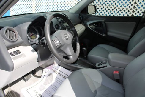 Used 2010 Toyota RAV4 Limited image 12
