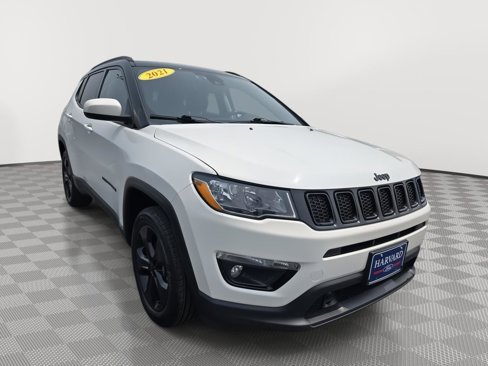 Used 2021 Jeep Compass Latitude image 1