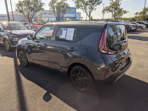 Used 2023 Kia Soul LX image 7