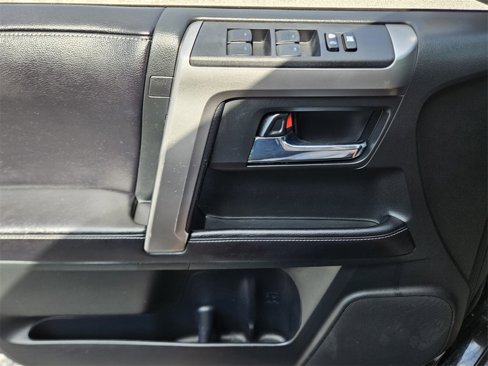 Used 2016 Toyota 4Runner SR5 Premium image 40