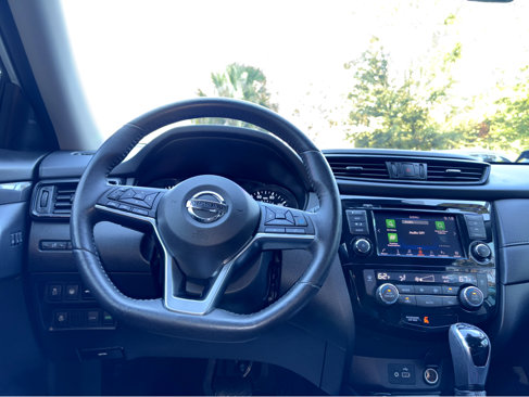 Used 2019 Nissan Rogue SV w/ Premium Package image 4
