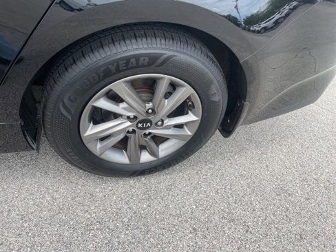 Used 2020 Kia Optima LX image 14