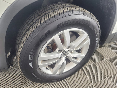 Used 2016 Volkswagen Tiguan S image 31