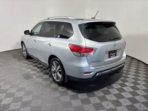 Used 2016 Nissan Pathfinder Platinum image 4