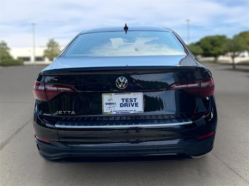 Used 2024 Volkswagen Jetta S image 5