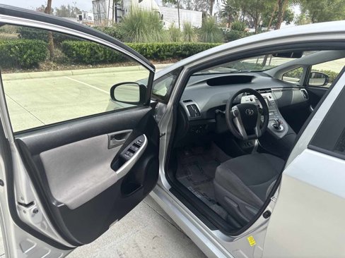 Used 2014 Toyota Prius Plug-In Hybrid image 17