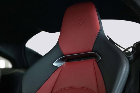 Used 2023 McLaren Artura image 12