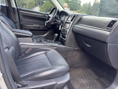 Used 2009 Chrysler 300 Touring image 23