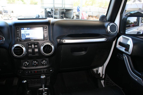 Used 2012 Jeep Wrangler Sahara w/ Connectivity Group image 12