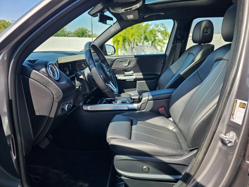 Used 2023 Mercedes-Benz GLB 250 4MATIC image 11
