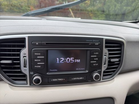 Used 2017 Kia Sportage LX image 9