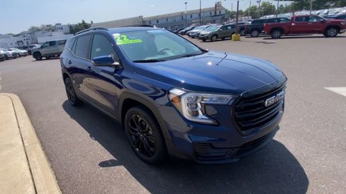 Certified 2022 GMC Terrain SLE w/ Driver Convenience Package image 3