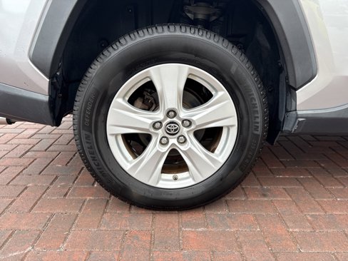 Used 2019 Toyota RAV4 XLE image 13