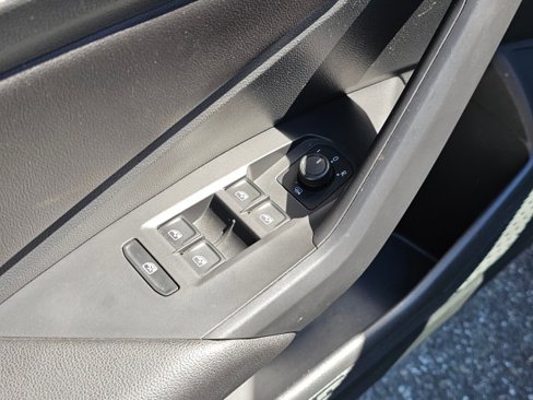 Used 2019 Volkswagen Jetta S w/ Driver Assistance Package image 28