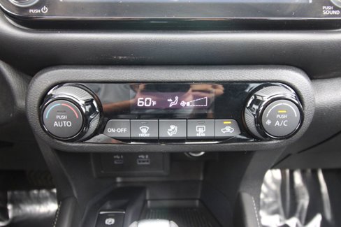 Used 2023 Nissan Kicks SR image 16