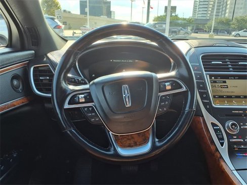 Used 2019 Lincoln Nautilus Reserve image 11