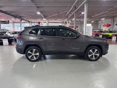 Used 2019 Jeep Cherokee Limited image 6