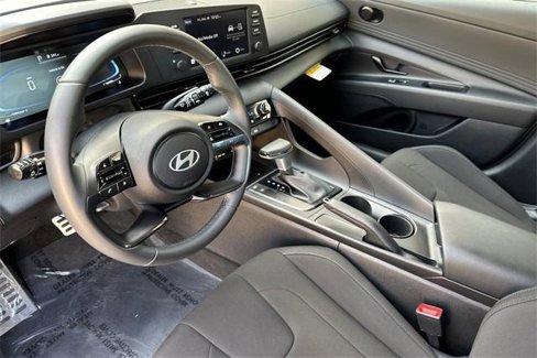 Certified 2025 Hyundai Elantra Sport image 10
