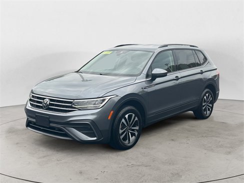 Used 2022 Volkswagen Tiguan S image 1