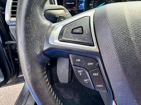 Used 2017 Ford Fusion SE w/ Fusion SE Technology Package image 20