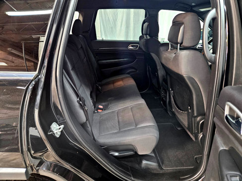 Used 2018 Jeep Grand Cherokee Laredo image 17