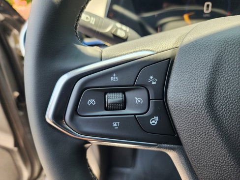 Used 2025 Chevrolet Trax LT w/ LT Convenience Package image 29