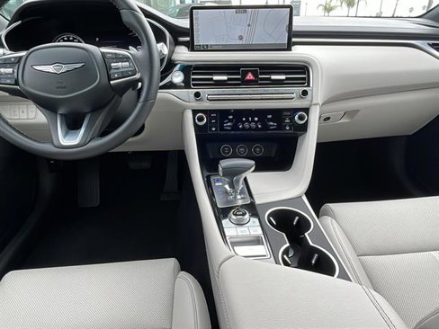 Used 2025 Genesis G70 2.5T image 17