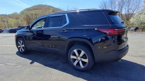 Used 2022 Chevrolet Traverse LT w/ LT Premium Package image 6