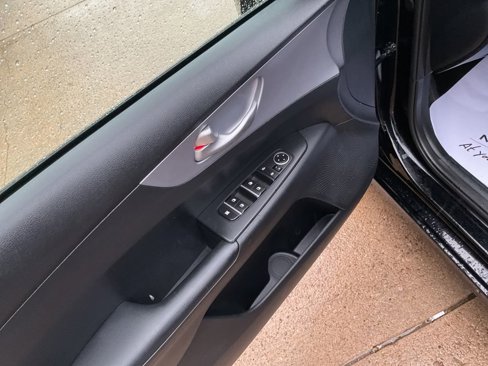 Used 2024 Kia Forte LXS image 28
