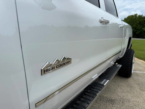 Used 2019 Chevrolet Silverado 2500 High Country w/ Duramax Plus Package image 9
