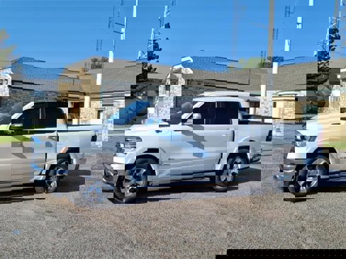 Used 2019 RAM 1500 Laramie image 24