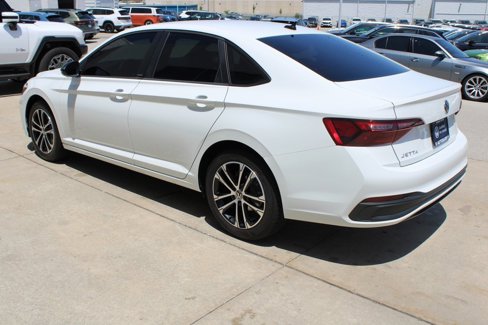 Certified 2024 Volkswagen Jetta Sport image 4