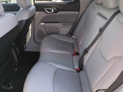 Used 2022 Jeep Compass Latitude w/ Convenience Group image 17