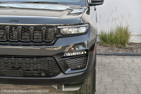 Used 2024 Jeep Grand Cherokee Limited w/ Luxury Tech Group II image 10