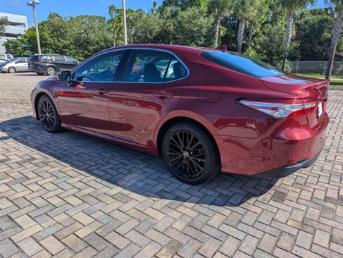 Used 2019 Toyota Camry XLE image 9